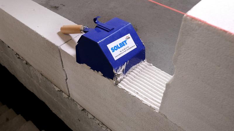 Jak wybrać idealny grzebień do betonu komórkowego? Znajdź najlepsze narzędzie do murowania!