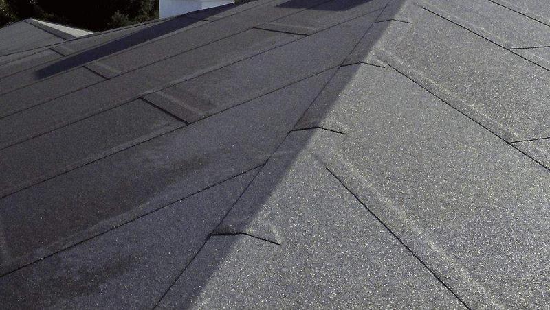 Papa pod gont bitumiczny – jak skutecznie chronić dach przed wilgocią?