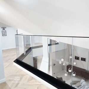 Balustrada szklana na balkon: jak ją zamontować i jakie ma zalety? Inspiracje do Twojego wnętrza