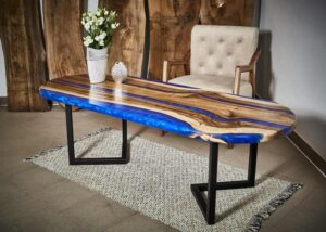 Jak stworzyć niepowtarzalny stół z żywicy i drewna, który wzbogaci Twój dom?