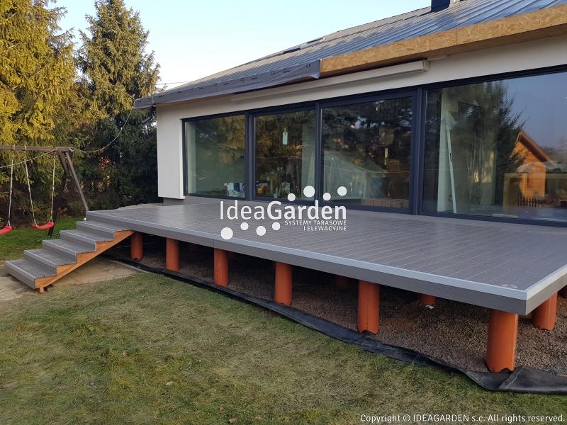 Taras na filarach betonowych