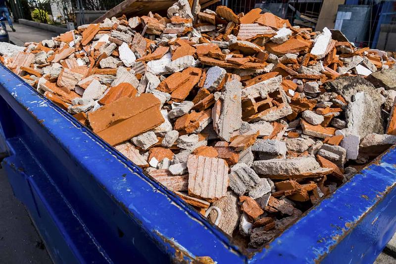 Gdzie właściwie pozbyć się worków po cemencie, by uniknąć kar?