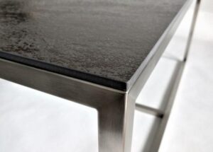 Spiek na kominek – jak elegancko i funkcjonalnie wykończyć wnętrze?