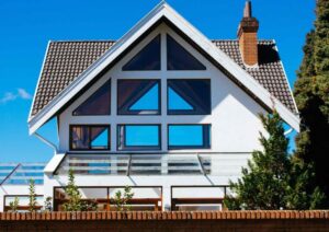 Jakie okna wybrać, by skorzystać z ulgi termomodernizacyjnej? Sprawdź wymagania i otrzymaj cenne porady.