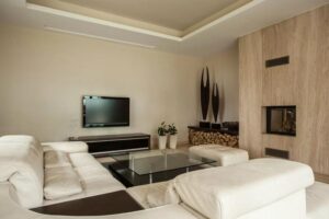 Nowe życie szarego salonu: jakie kolory wprowadzić, by zyskać klasę?