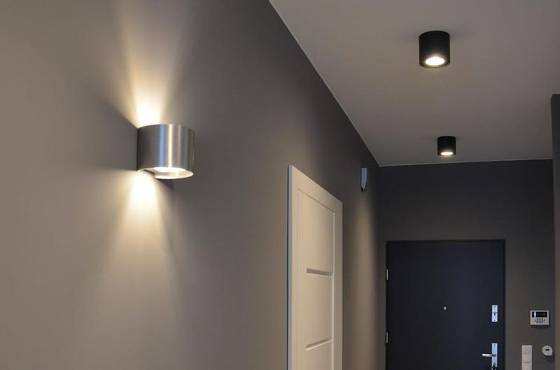 Oświetlenie, które zachwyca: jaka lampa do przedpokoju idealnie dopełni twoje wnętrze?