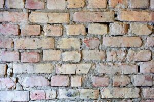 Jak wybrać idealną zaprawę do murowania wędzarni, aby cieszyć się ciepłem?